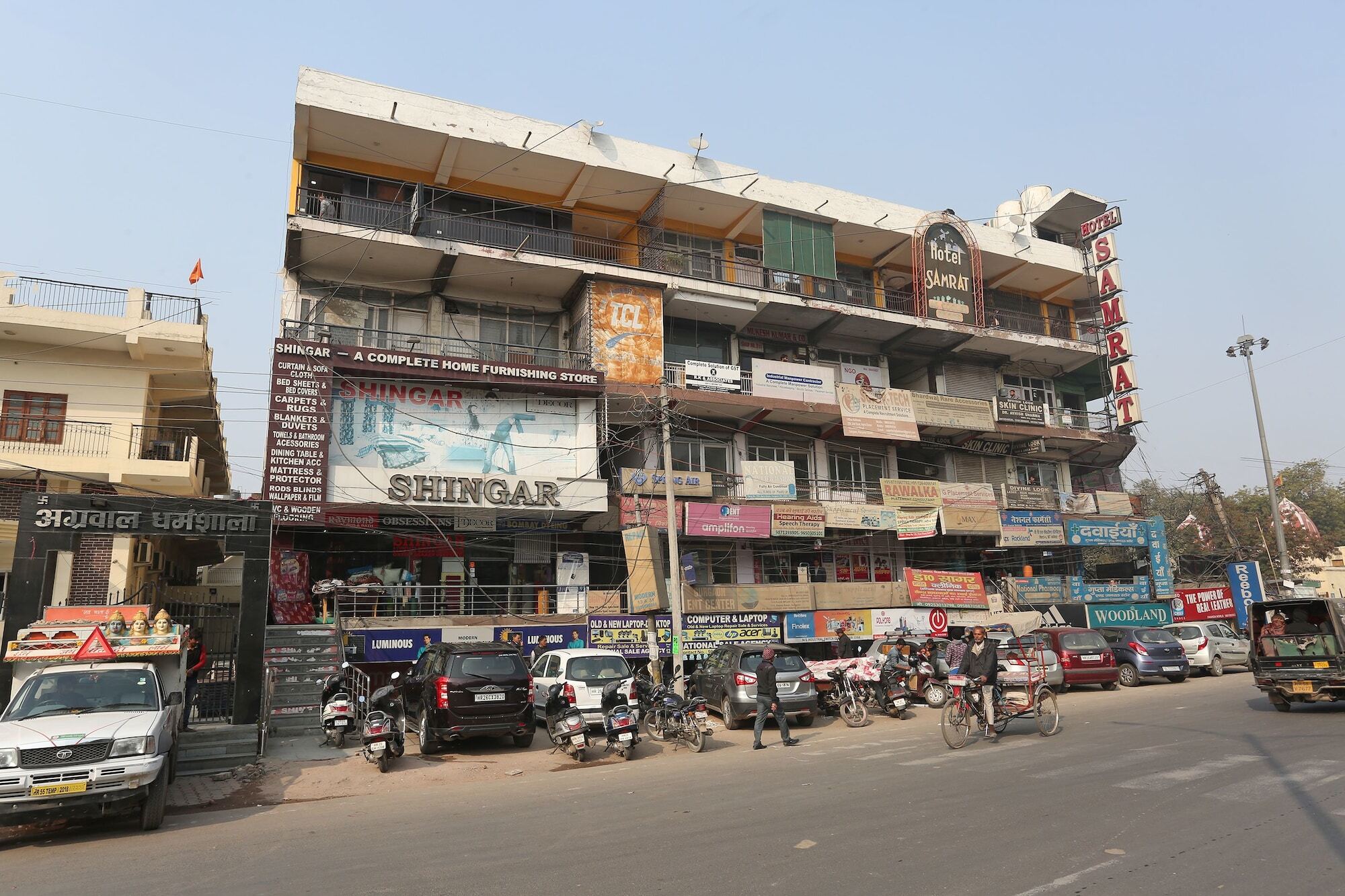 Super Oyo Hotel Samrat Gurgaon Exterior photo